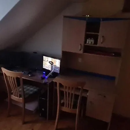 Kopecek 22 Cely Dum S Vlastnim Dvorem V Klidne Lokalite *