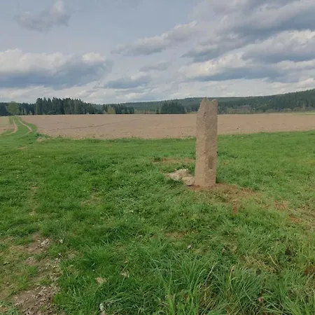 Kopecek 22 Cely Dum S Vlastnim Dvorem V Klidne Lokalite 아파트