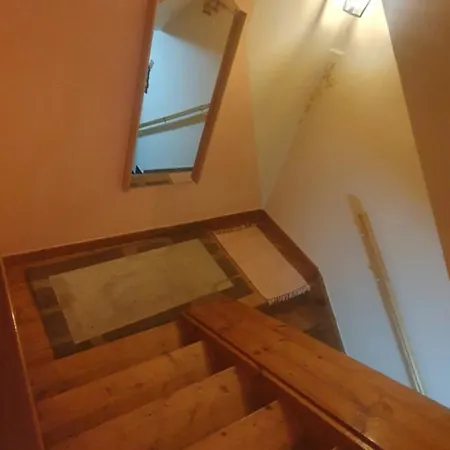 Kopecek 22 Cely Dum S Vlastnim Dvorem V Klidne Lokalite