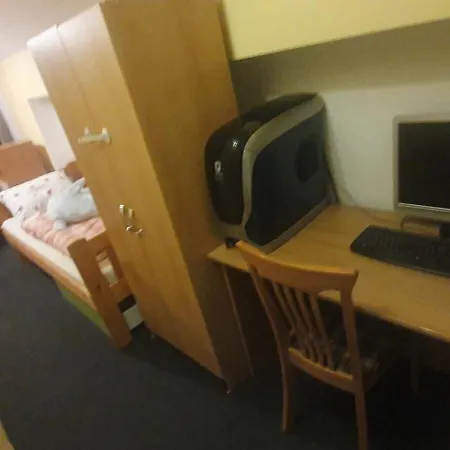 Kopecek 22 Cely Dum S Vlastnim Dvorem V Klidne Lokalite 아파트